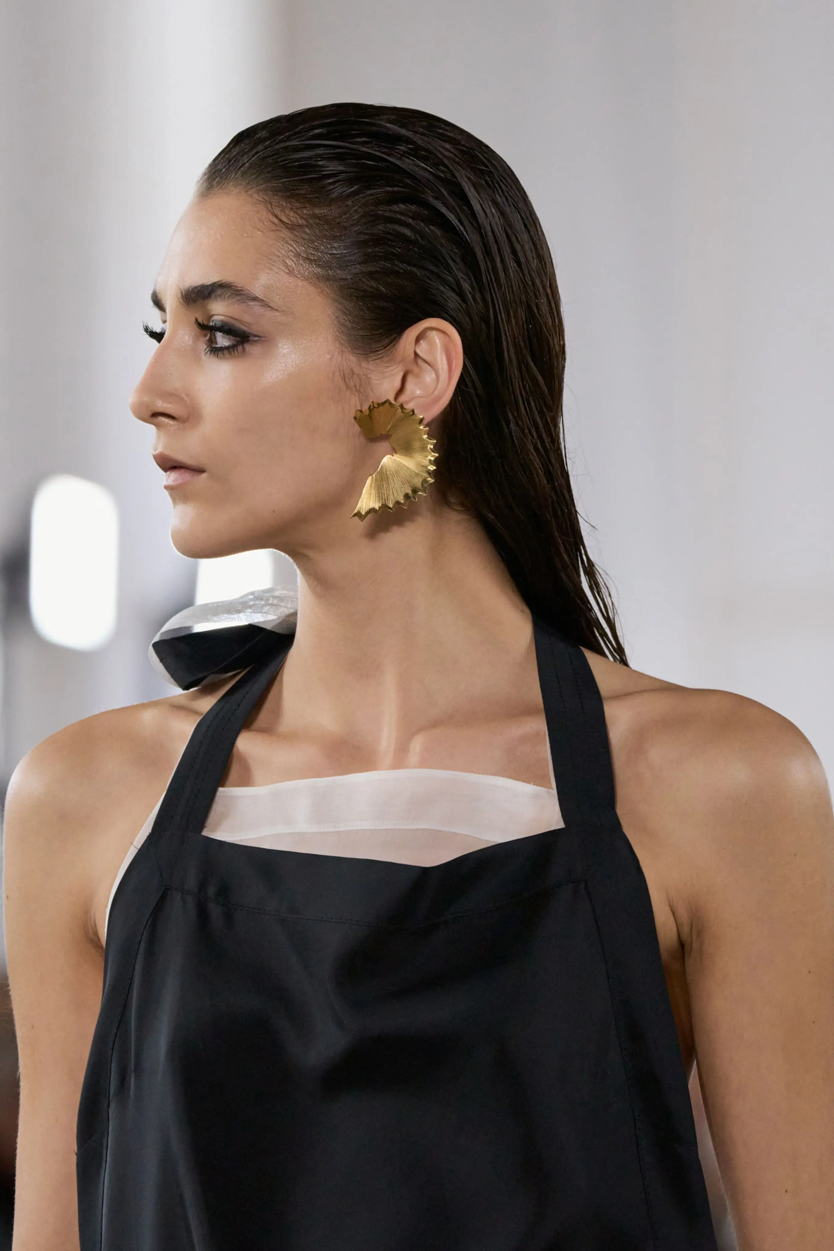 Detail, Look 48. Bigger curl.