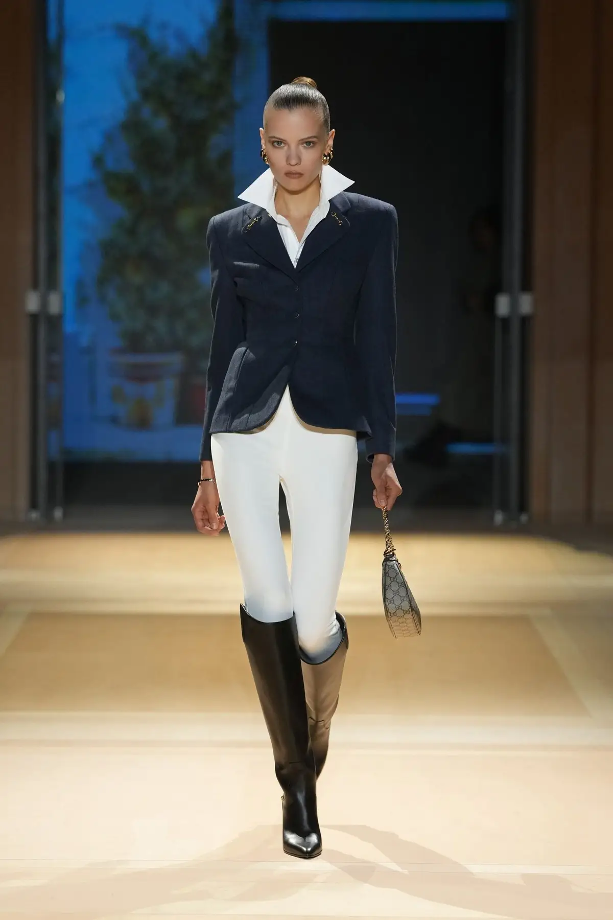 Gucci, Spring 2027, look 1.