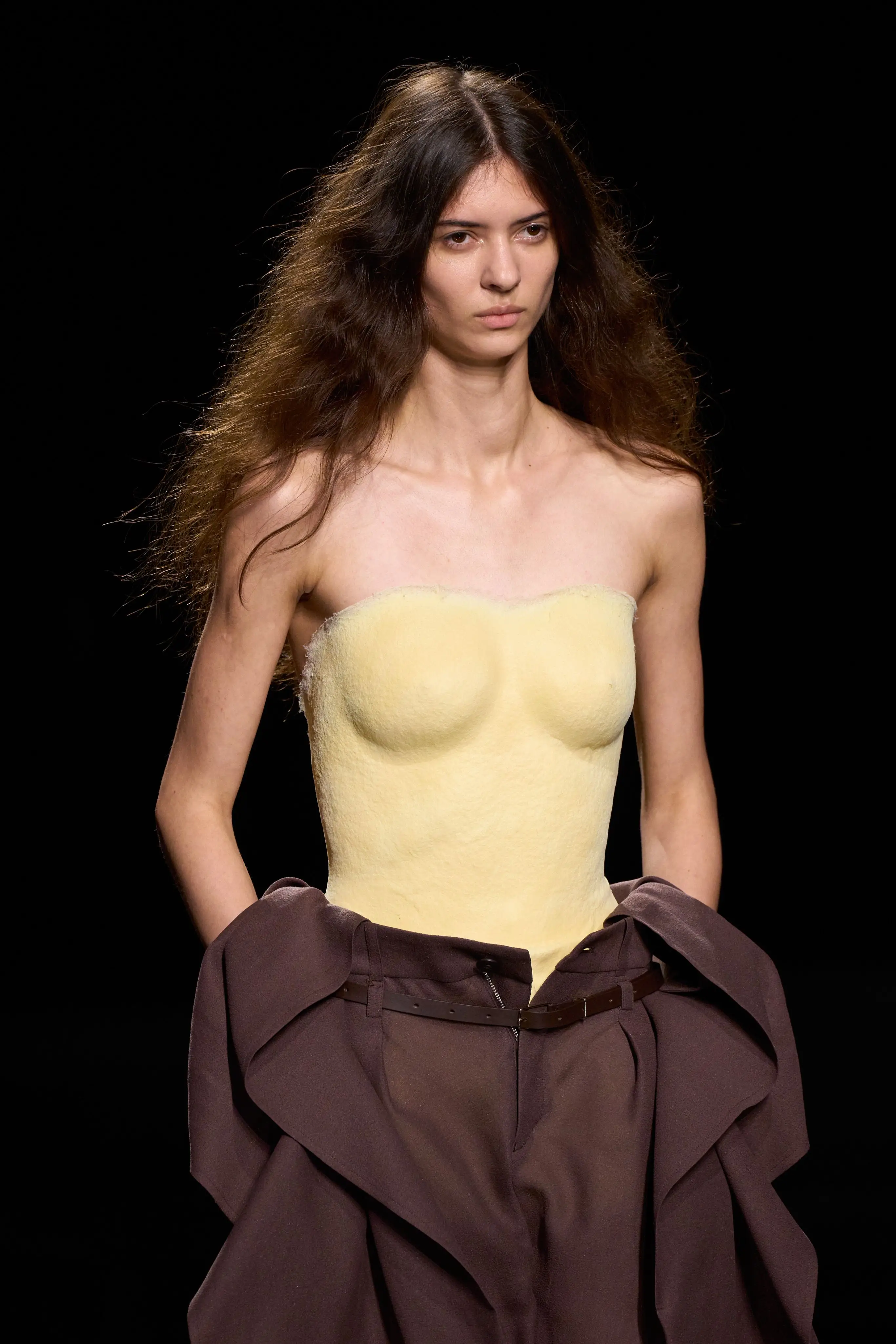 Look 2, closer. The bodice holds its own shape.